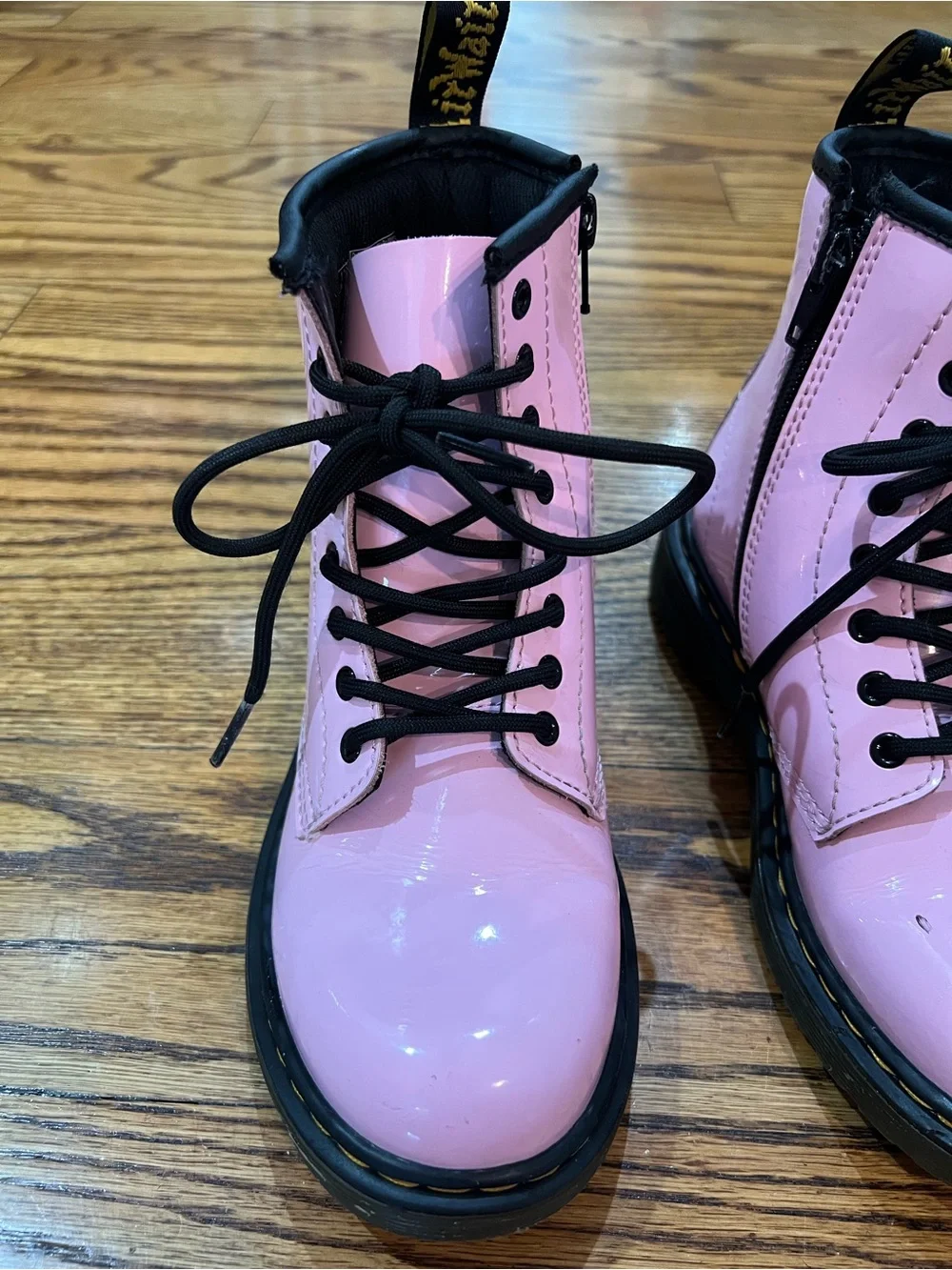 Dr. Martens Kids  1460 Patent Leather Boots Sz 2 Pale Pink Airwalk Combat Boots